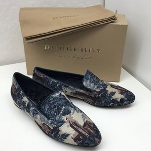 ❣️SOLD❣️  - Burberry Women’s Runway Loafer